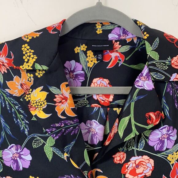 Who What Wear Black Floral V Neck Pajama Style Satin Silky Blouse - Picture 4 of 9